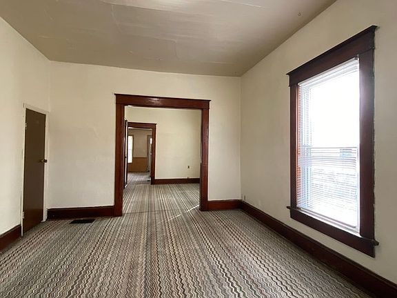 3rd image of 425 W Lake Ave #3