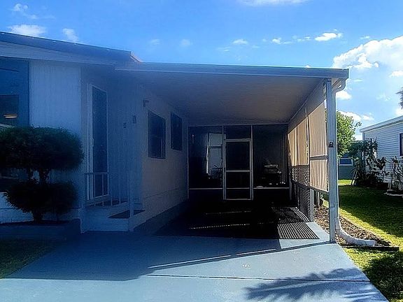 3rd image of 390 Wentworth Ct