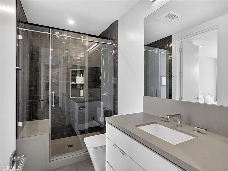 703 N Lucia Ave — Photo 4