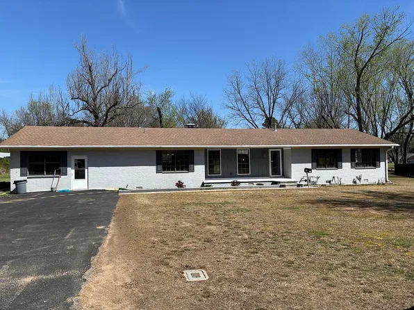 822 N Miller St, Clarksville, AR 72830