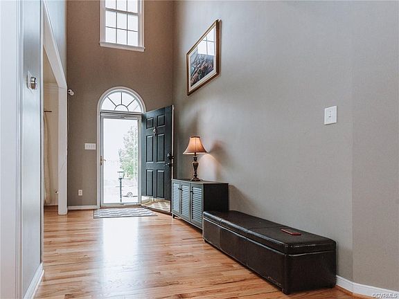3rd image of 10921 Stonewell Cir
