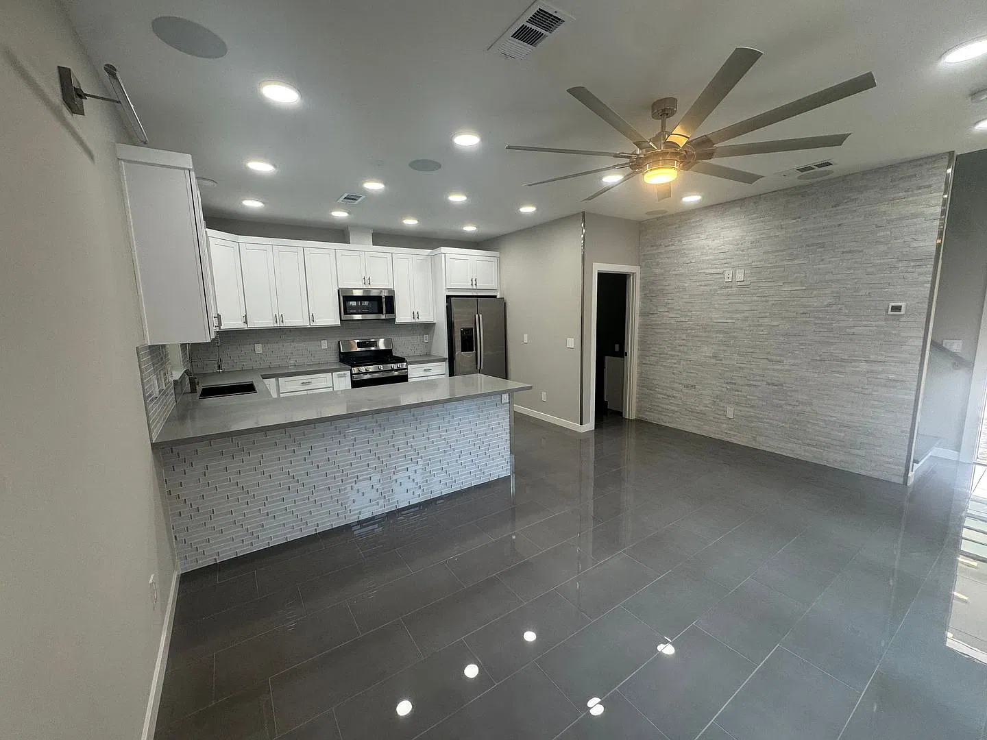 Modern 2BD/3BA Detached ADU in Livermore — Photo 2