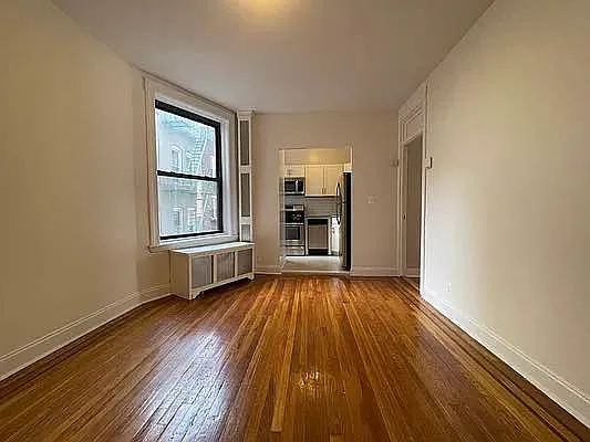 Rented by Hillel Realty Group | media 3