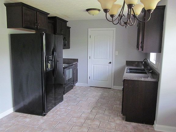 3rd image of 1521 Apache Way