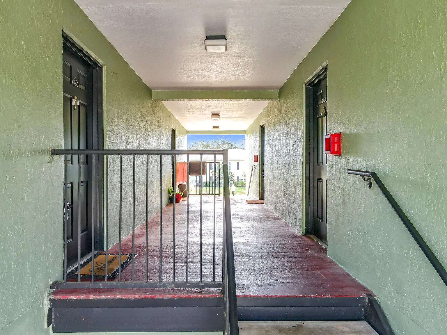 2 bed, 993 sqft, $1,600 — Photo 4