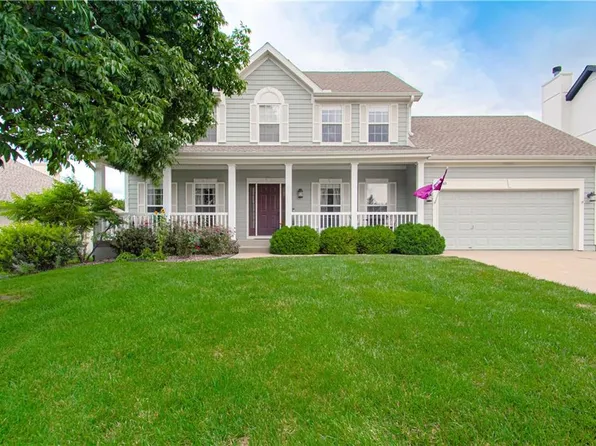 1030 Maple Woods Dr, Liberty, MO 64068