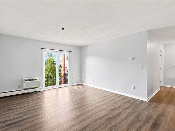 4th image of 101 Waite St APT C5