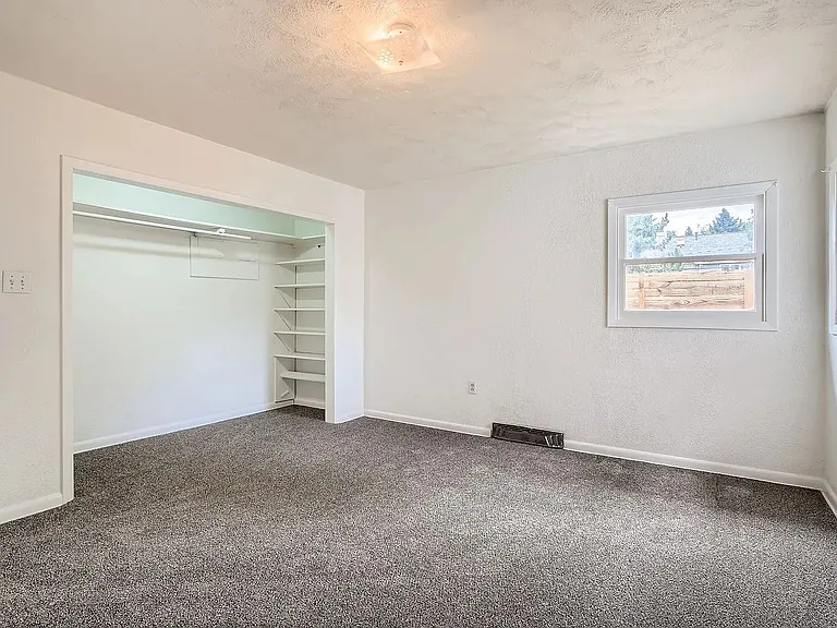 2135 Norwood Ave — Photo 17