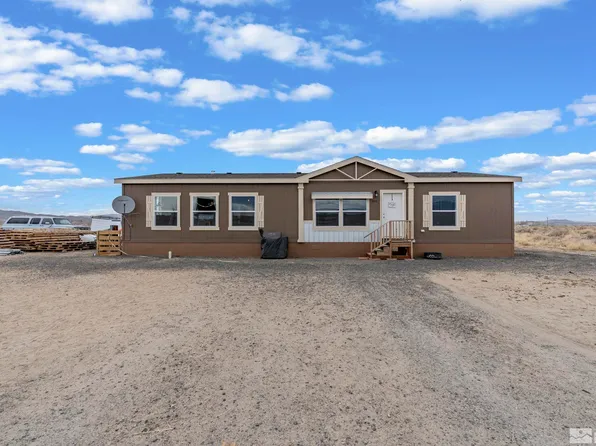 1900 E Badger St, Silver Springs, NV 89429