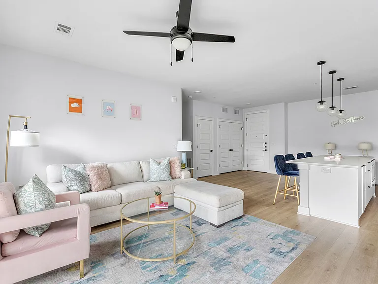 2500 Longview St #202 — Photo 11