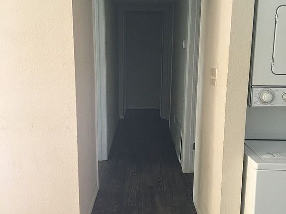 3rd image of 1641 N Oakland Ave APT 10