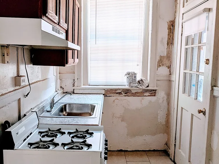 1128 W. Grace St.* — Photo 12
