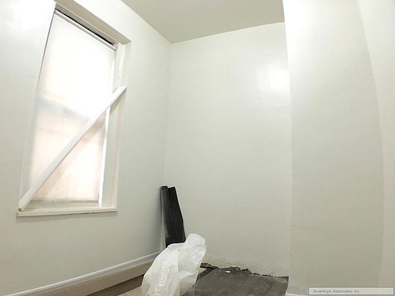 3rd image of 30 Cooper St APT 1K