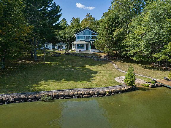 4th image of 1110 Cranberry Shores Ln