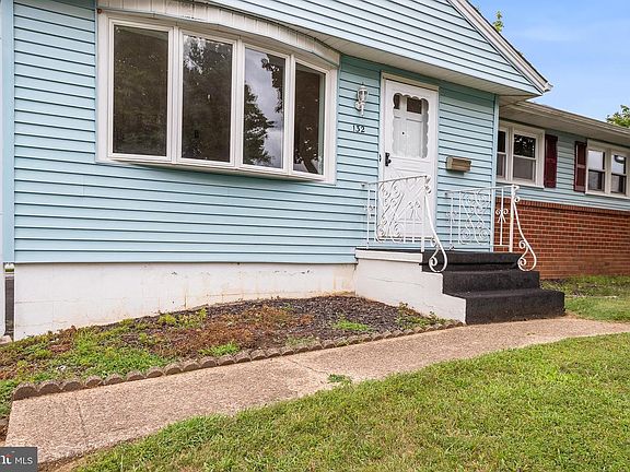 3rd image of 132 Edgewood Ln