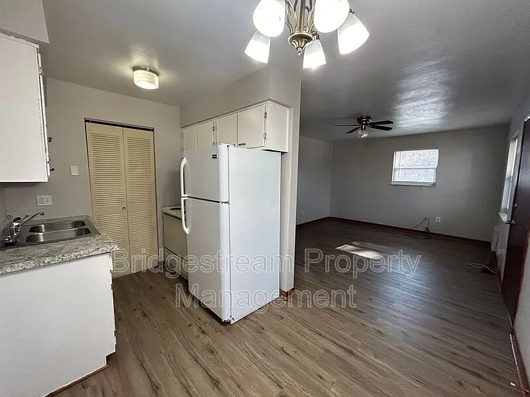 226 E Nottingham Rd #C — Photo 2