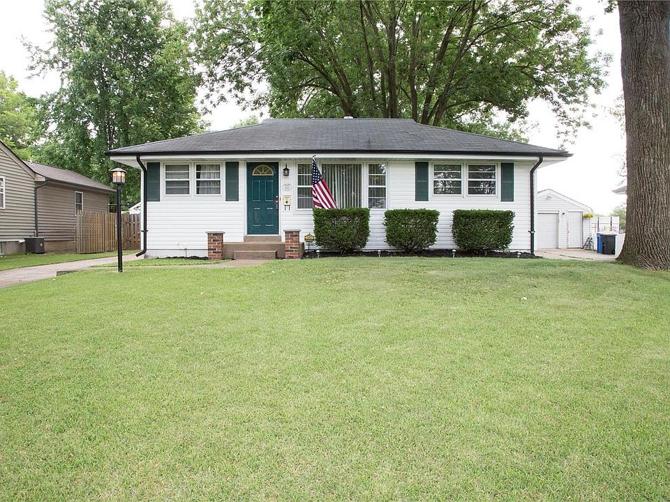 Welcome to 470 St. Christina, Florissant, Mo. 63031.