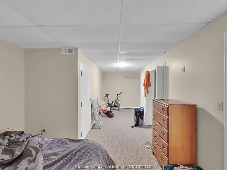 255B William St S — Photo 11