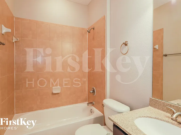 166 Queen Victoria Ave — Photo 12