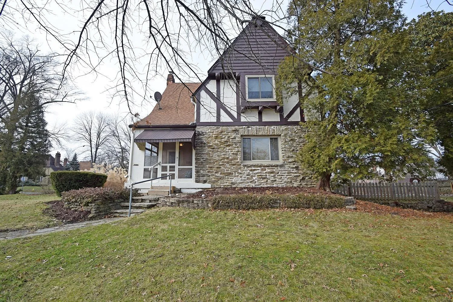 4501 Perth Ln photo 1