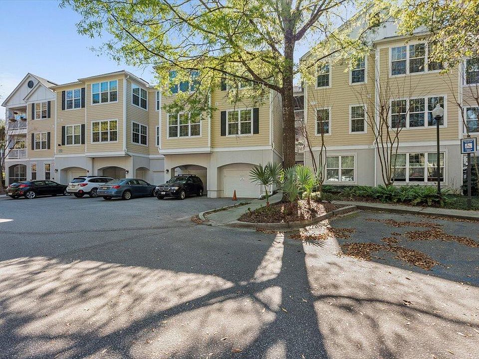1st image of 60 Fenwick Hall Aly APT 913