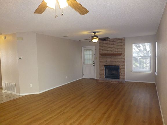 3rd image of 1218 Garden Path Dr