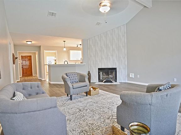 5th image of 4607 Russett Pl N
