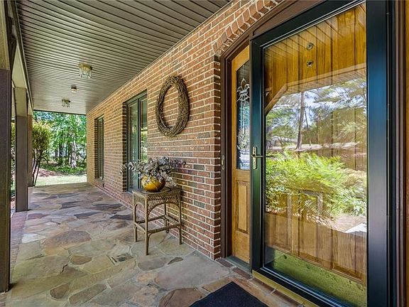 4th image of 1054 Marett Rd