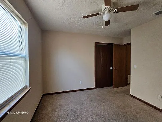 606 Krystal Ln — Photo 4