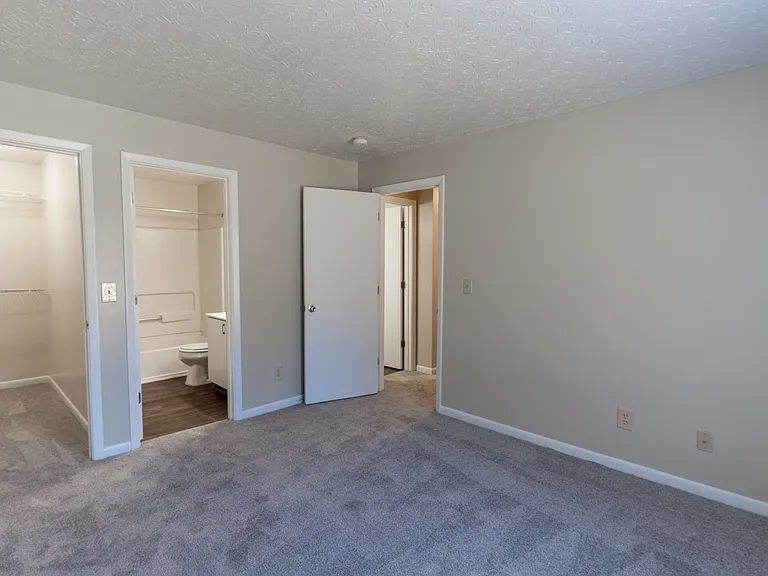 Meadow View Apartments and Townhomes — Photo 16