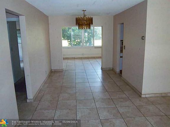 3rd image of 4909 NW 48th Ave