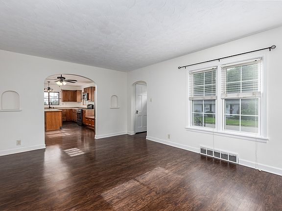 4th image of 447 Park Ave