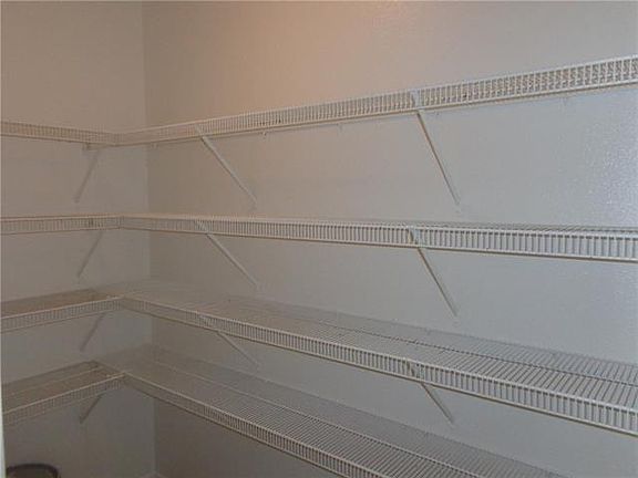 3rd image of 2121 Cedar Park Dr