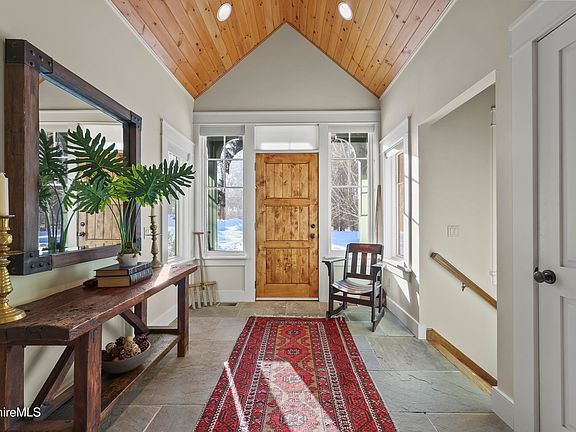 4th image of 201 Stratford Rd