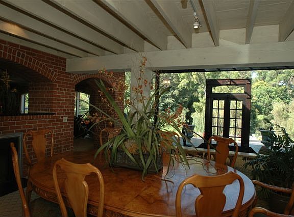 Dining room and atrium