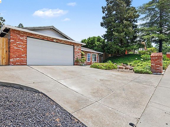 4th image of 2366 Glendale Cir