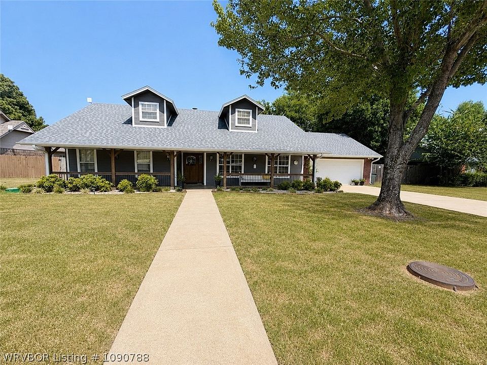 1st image of 2204 Cardinal Ln
