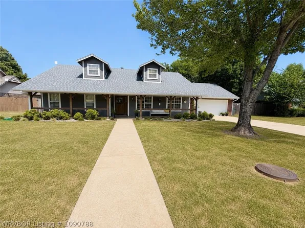 2204 Cardinal Ln, Poteau, OK 74953