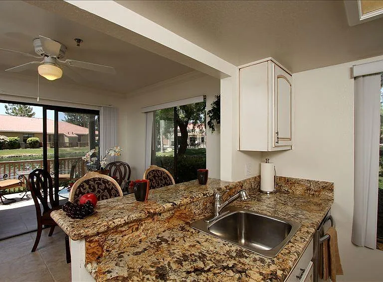 Granit counter tops thru out
Views from the kitchen