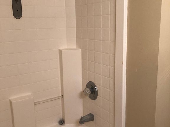 2nd image of 234 E 9th St #924xfe1m9