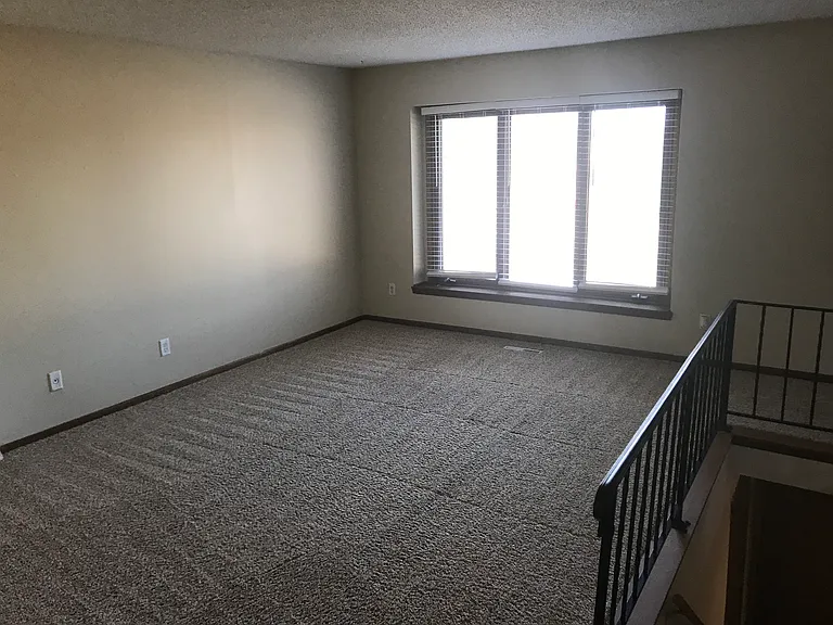 608 NE Wanda Dr #608 — Photo 2