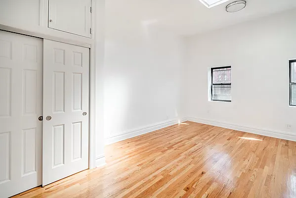 Rented by REAL New York | media 16