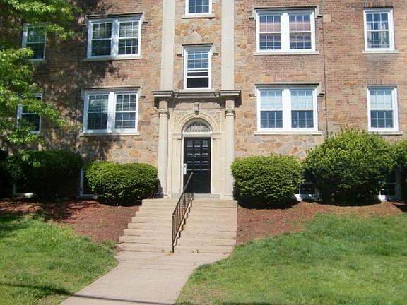 2nd image of 1217 Whitney Ave #1517870