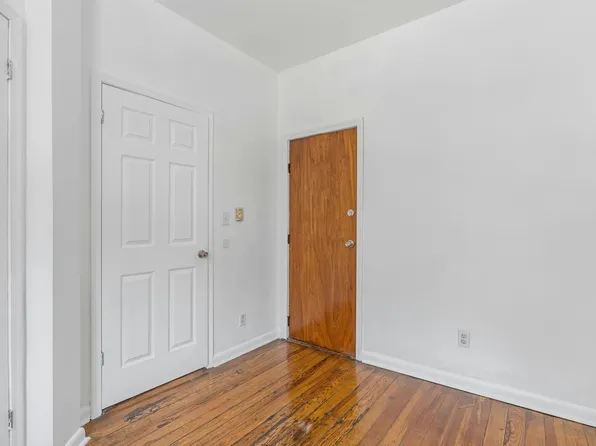 372-74 Summit Avenue image 8 of 46