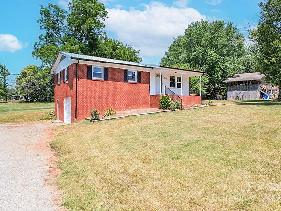 2nd image of 1022 Loblolly Ln
