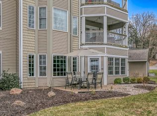 318 Singapore Ct, Douglas, MI 49406