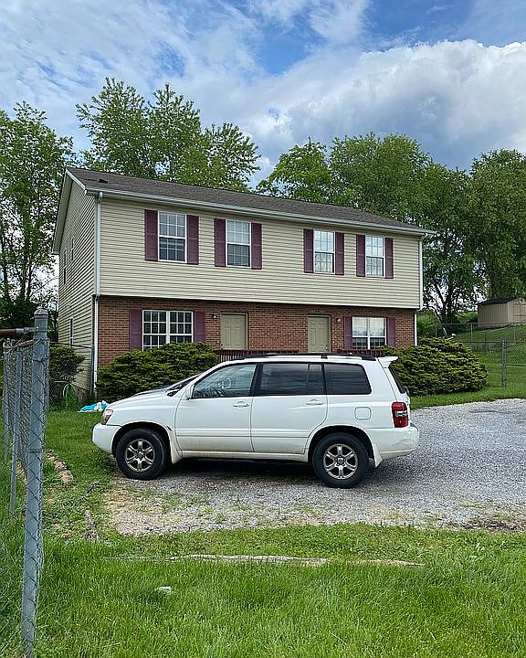 1st image of 1432 Sandy Cir