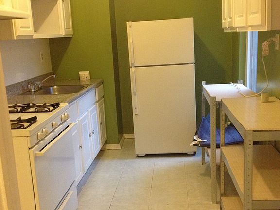 4th image of 144 Quincy St APT 1