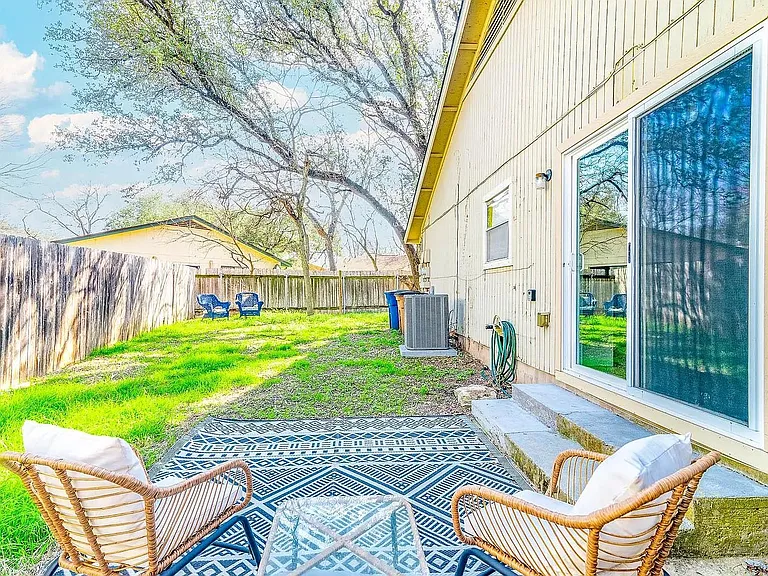5405 Brompton Cir #B — Photo 6