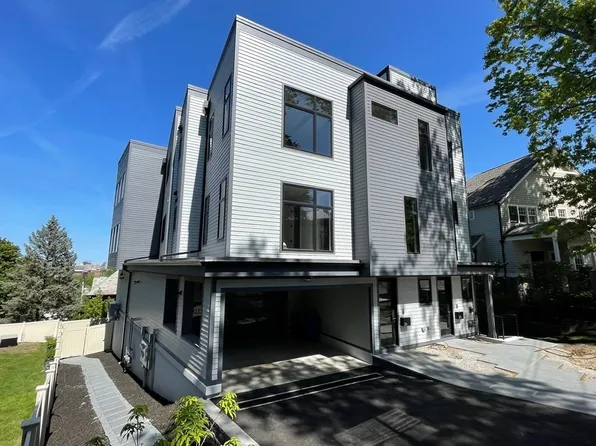 26 Colbourne Cres #1, Brookline, MA 02445